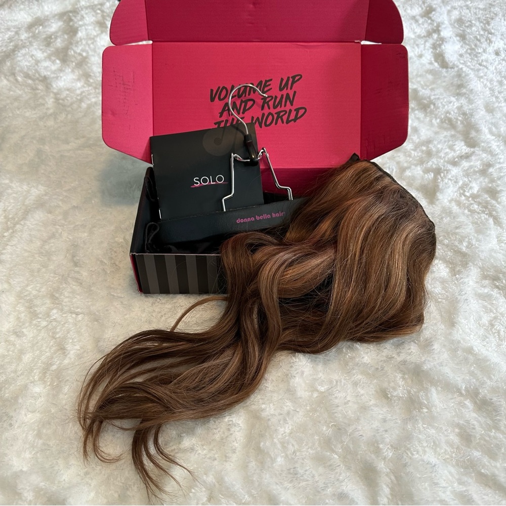 Donna Bella 18” Halo Hair Extensions Straight Dark Chesnut/Medium Ash #6/10